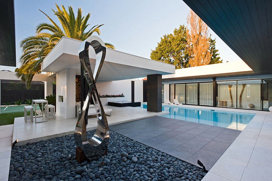 <b>私家游泳池如何設(shè)計(jì)建造呢？</b>