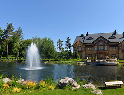 別墅庭院是建泳池好還是魚(yú)好