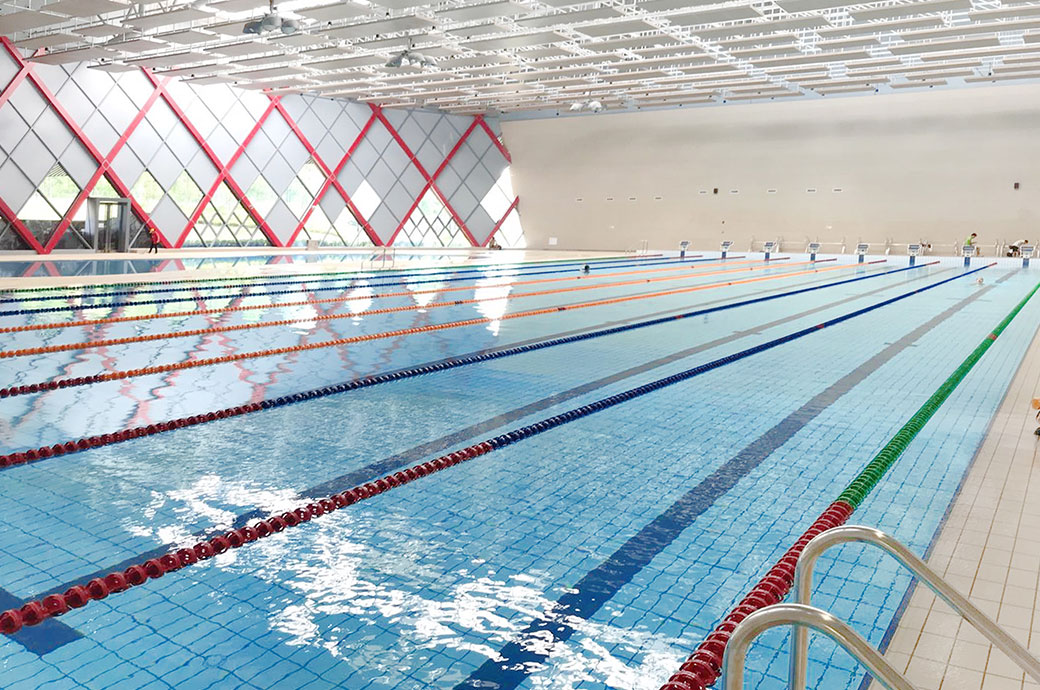 體育場(chǎng)泳池