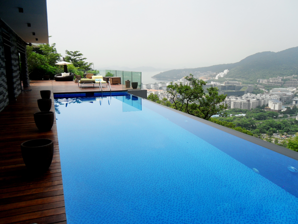 別墅怎么設(shè)計游泳池？